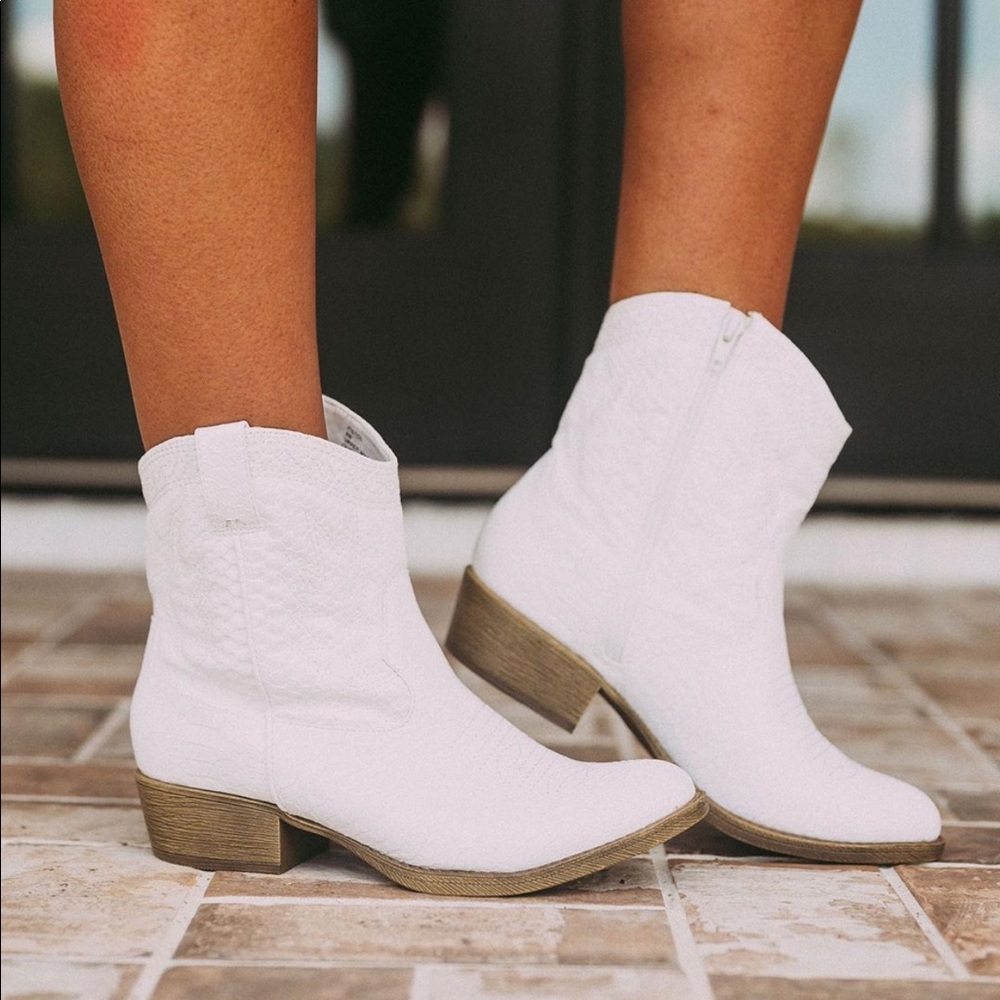 Shop These Three Pistol Boots